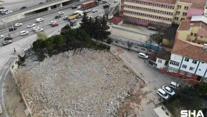 Yaklaşık 2.5 yıl önce yıktırılan caminin projesi bile ortada yok