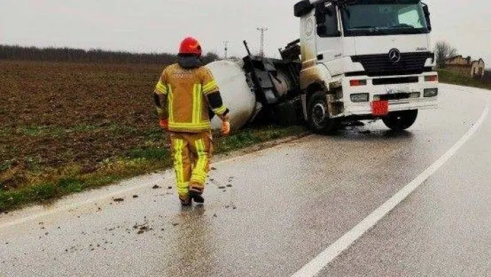 Yenişehir'de kimyasal yüklü tanker devrildi