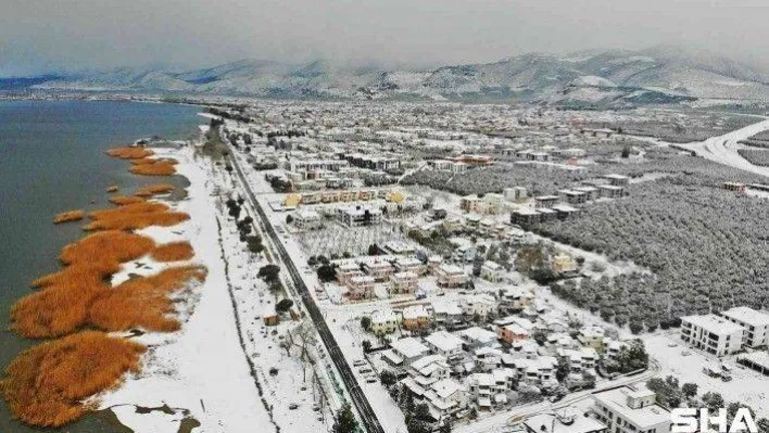 2 bin yıllık antik kentin beyaz örtüsü büyüledi