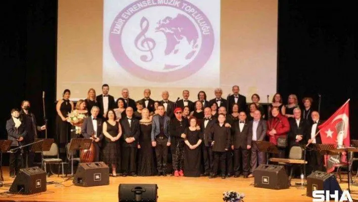 84 yaşındaki Tatar sanatçıdan sahne performansı