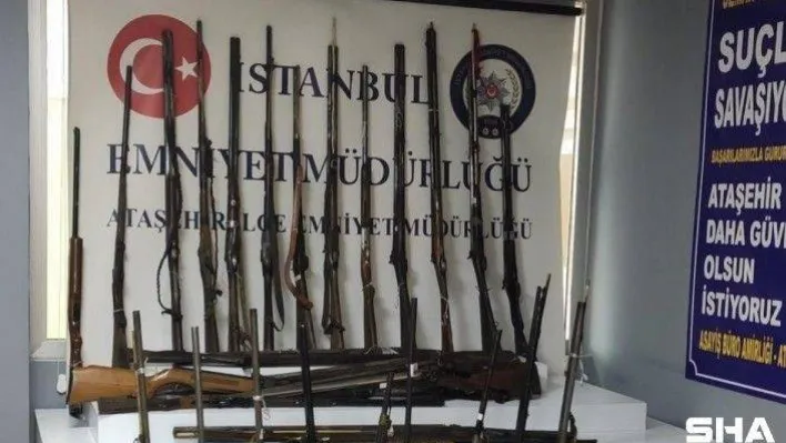 Ataşehir'de antika silah deposuna baskın: 35 tüfek ve tabanca ele geçirildi