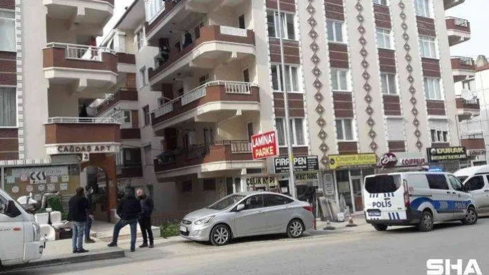 Balkon demirini keserken dördüncü kattan düşerek hayatını kaybetti