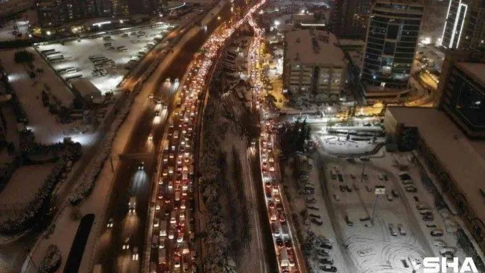 Basın Ekspres Yolu'ndaki trafik havadan görüntülendi