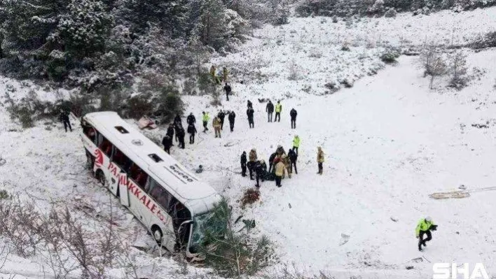 Beykoz Kuzey Marmara Otoyolu'nda yolcu otobüsü şarampole devrildi. Olay yerine çok sayıda sağlık ekibi sevk edildi.