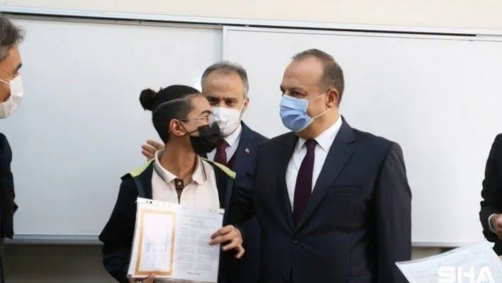 Bursa'da 2021-2022 eğitim öğretim yılının 1. dönemi karne töreniyle sona erdi