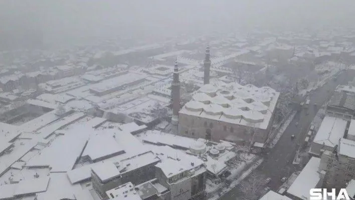 Bursa'daki yoğun kar yağışı havadan görüntülendi