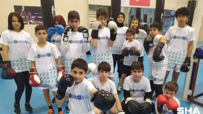 Büyükşehir Belediyesi Kış Spor Okulu'nda çocuklar spordan kopmuyor