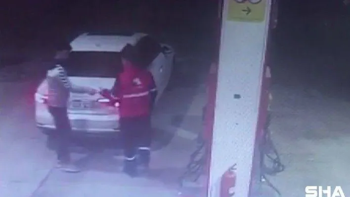 Çanakkale'de 5 kişinin feci şekilde öldüğü kazadan hemen önce otomobilin petrol istasyonundan yakıt alma görüntüleri ortaya çıktı