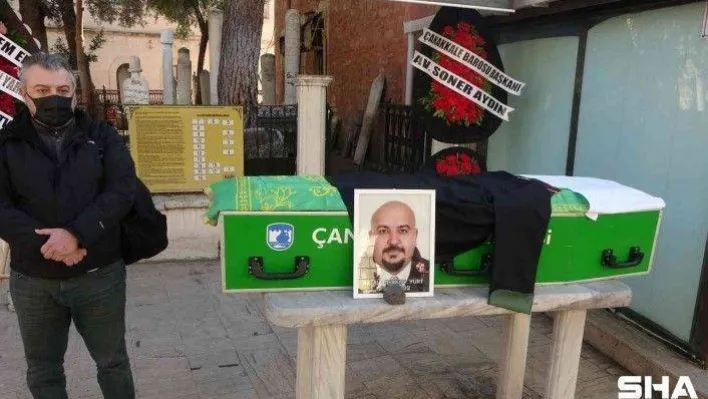 Çanakkale'de yüksekten düşerek hayatını kaybeden avukat toprağa verildi