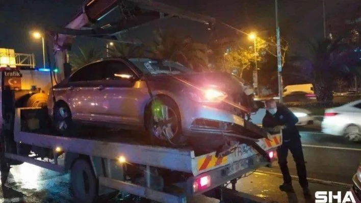 Fatih'te iki aracın çarpıştığı kazada 6 kişi yaralandı