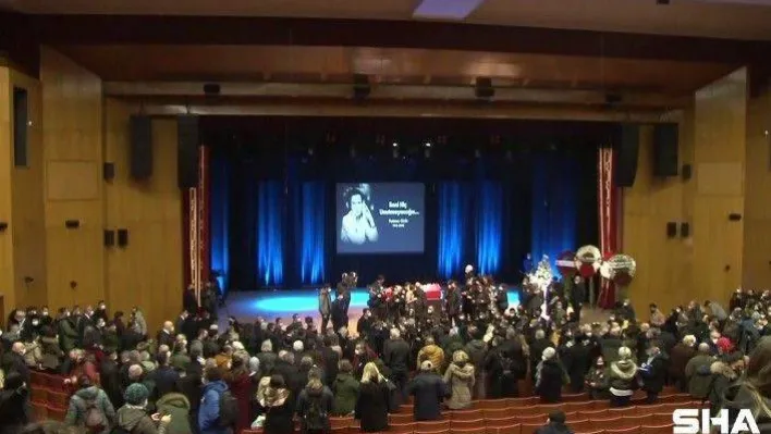 Fatma Girik için Cemal Reşit Rey Konser Salonu'nda tören düzenlendi