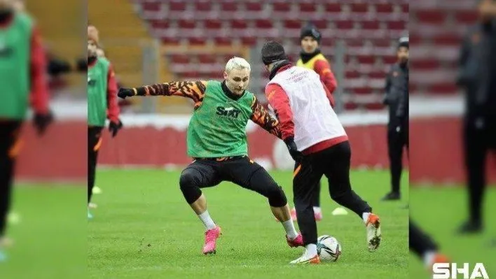Galatasaray, çift antrenmanla günü tamamladı