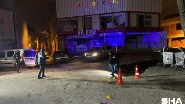 Gece kulübünde başlayan tartışmada silahlar konuştu: 1'i ağır 2 yaralı