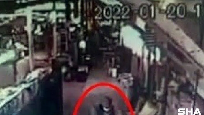 İçi dolu pazar arabasını işte böyle çaldı