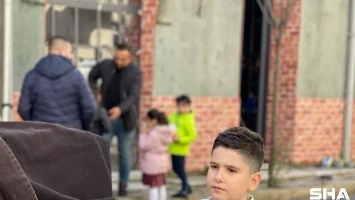 İlkokul öğrencisi Dehamcan Biçen'in Neşet Ertaş hayranlığı, görenleri şaşırtıyor