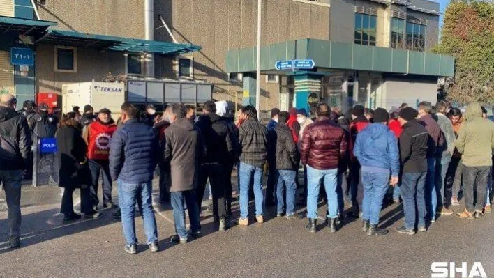 İşçiler kendilerini fabrikaya kapattı, çatıya çıktı: 108 gözaltı
