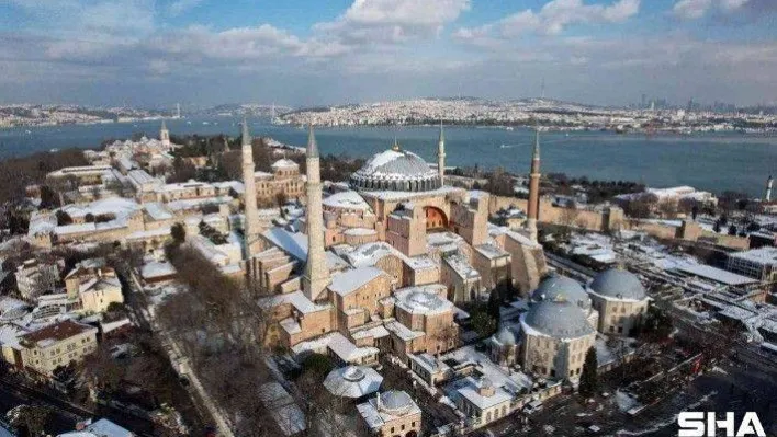 İstanbul'da kar fırtınasından geriye eşsiz manzaralar kaldı