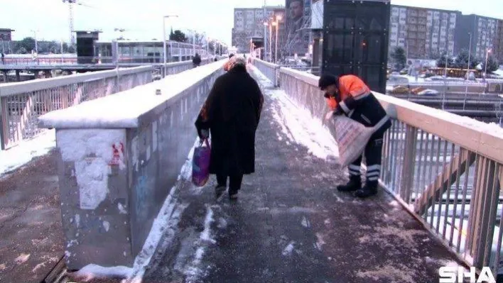 İstanbul'da kar yağışı aralıklarla etkili oluyor