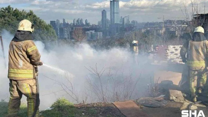 Kağıthane'de korkutan gecekondu yangını: Dumanlar gökyüzünü kapladı