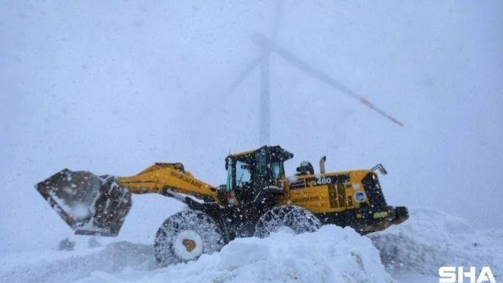 Kar sebebiyle kapanan 67 grup yolunun 65'i ulaşıma açıldı