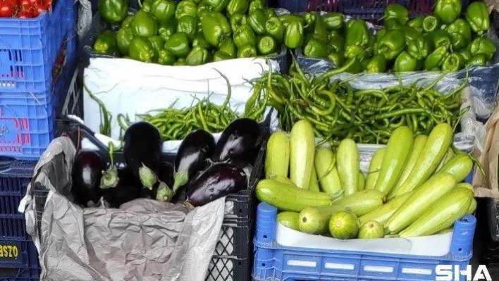 Kar yağışı İstanbul'daki sebze ve meyve hallerini etkiledi