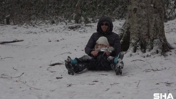 Kırklareli'nin Demirköy ve Kofçaz ilçelerinde kar yağışı etkili oluyor