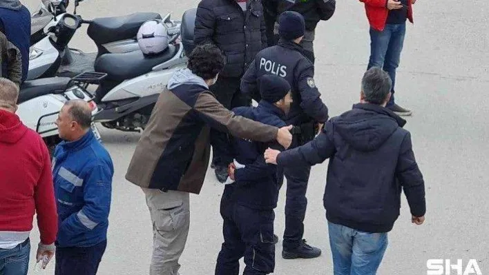 Köpeği havlıyor diye komşusunu sırtından bıçakladı