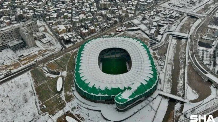 Nilüfer deresi buz tuttu, Timsah Stadyumu ise beyaz gelinliği giydi