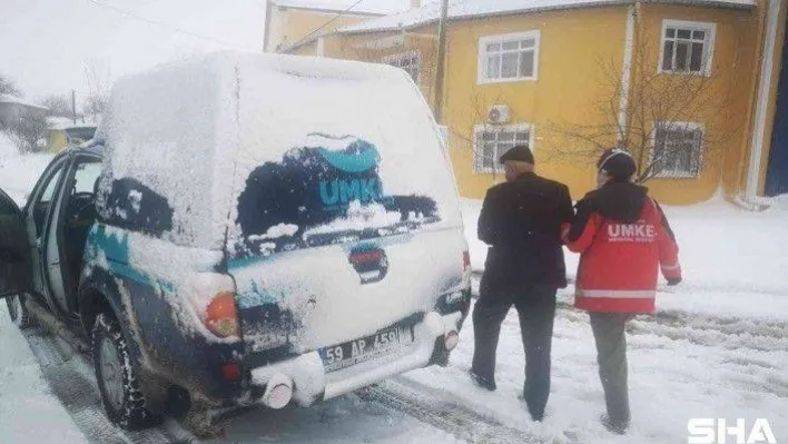 Özel donanımlı UMKE araçları karda hasta taşıdı