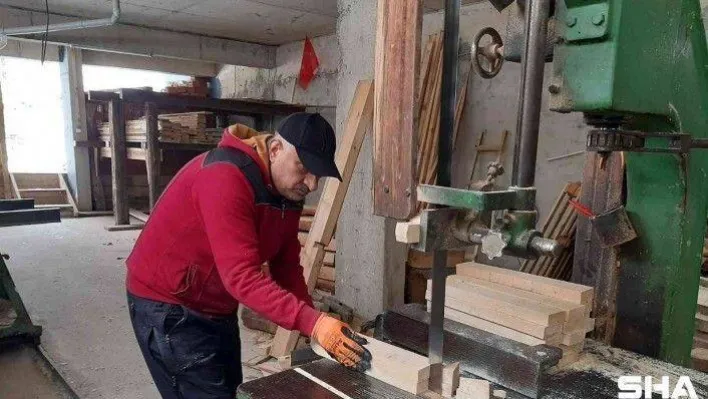 (Özel) Muhtardan köydeki bütün çocuklara kızak hizmeti