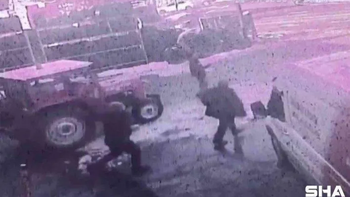 Pendik'te yan yatan kamyonu görüntüleyip haber spikeri gibi kazayı anlattı