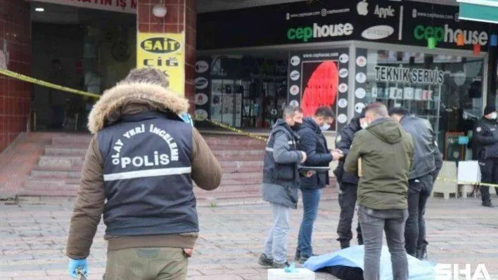 Stajyer avukatın iş merkezinden düşme anı kamerada