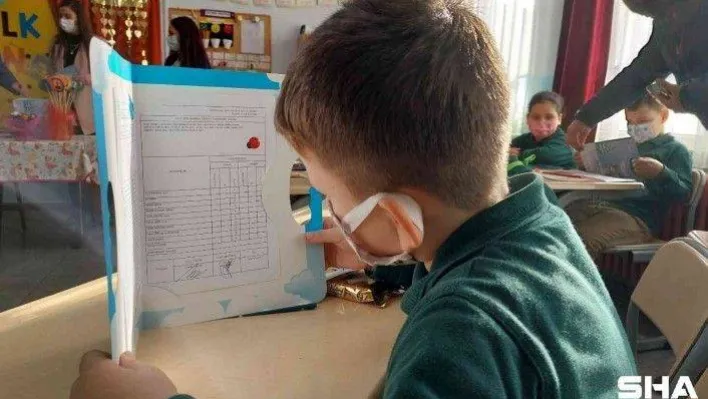 Tekirdağ'da 200 bin öğrenci karne heyecanı yaşadı