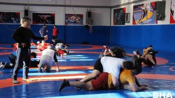 U23 Serbest Güreş Milli Takımı'nın hedefi Avrupa'da ilk 3