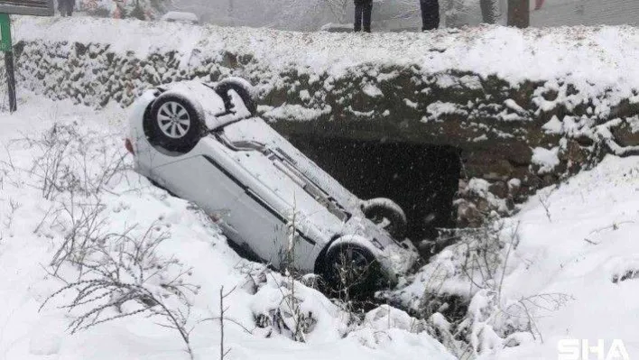 Uludağ yolunda kayan araç takla attı: 3 kişi yaralandı