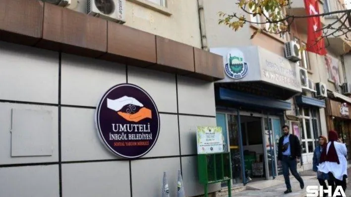 Umuteli yüz çocuğun yüzünü giydirdi