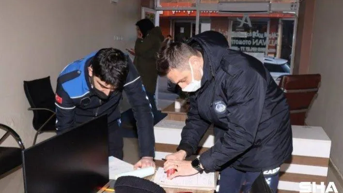 Yalova'da zabıtadan yabancı dil yazılı tabelâ denetimi