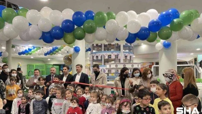 Bahçelievler'de ilk 'Kapalı Çocuk Oyun ve Eğlence Parkı' açıldı