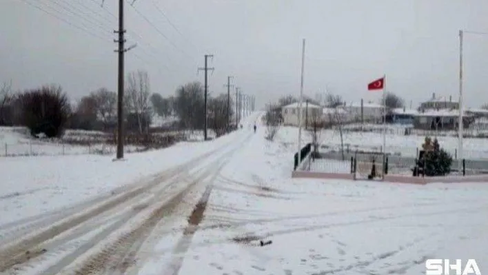 Balkanlardan kar yurda giriş yaptı: Edirne'nin sınır köyleri beyaza büründü