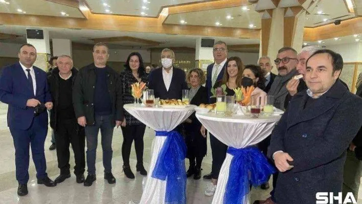 'Beykoz Yöre Buluşmaları' gala gecesinde ilçedeki 118 yöre ve köy derneğinin temsilcileri bir araya geldi