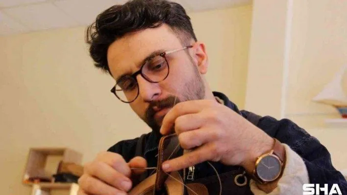 Bu iş için mühendisliği bıraktı, şimdilerde sanatını derilere işliyor