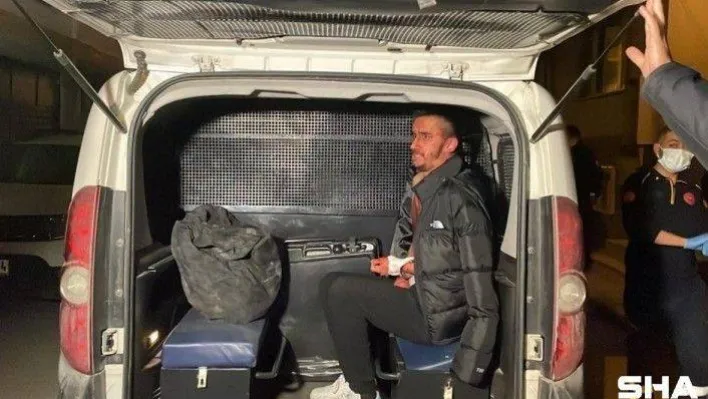 Bursa'da aile faciası: Annesini bıçaklayarak öldürüp, üvey kardeşini de ağır yaraladı