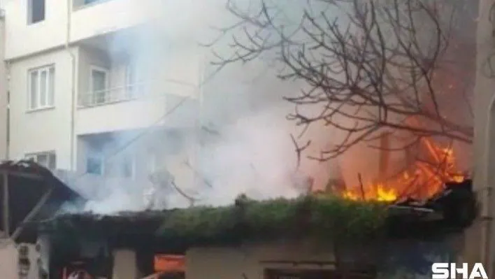 Bursa'da tek katlı ev alevlere teslim oldu
