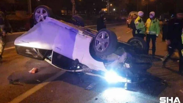 Bursa'da uygulamadan kaçan otomobil ile servis aracı ile çarpıştı: 3 yaralı