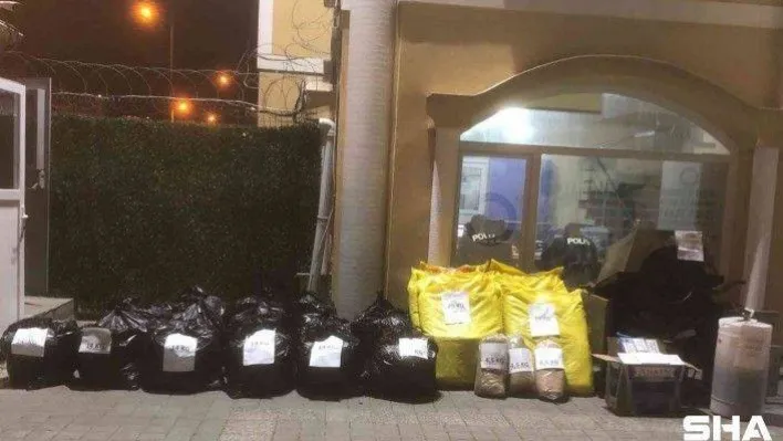 Büyükçekmece'de kaçak tütün operasyonu: Yaklaşık 600 kilo ele geçirildi