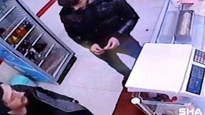 Çiğköfte almaya gelen şahıs cebinden uyuşturucu madde düşürdü