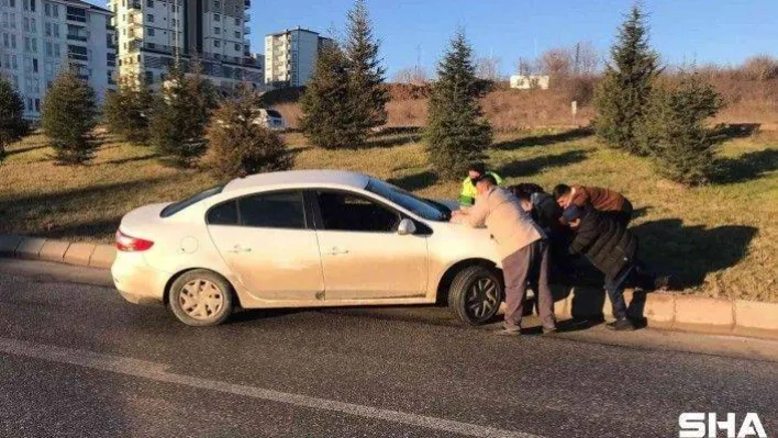 Edirne'de yollardaki buzlanma kazaları da beraberinde getirdi