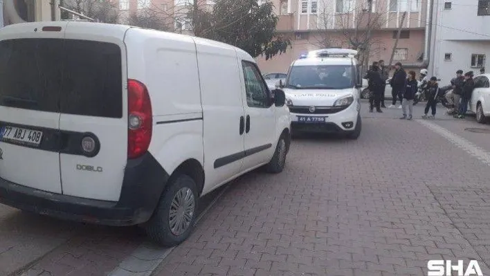 Hafif ticari araç ile çarpışan motosikletin sürücüsü yaralandı