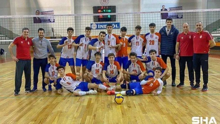 İnegöl Belediyespor Yıldız Voleybol Takımı adını Türkiye finallerine yazdırdı