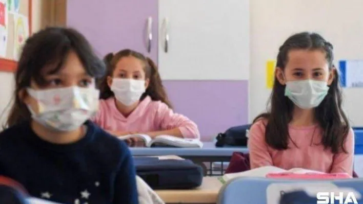 İstanbul'da öğrenciler ders başı yaptı